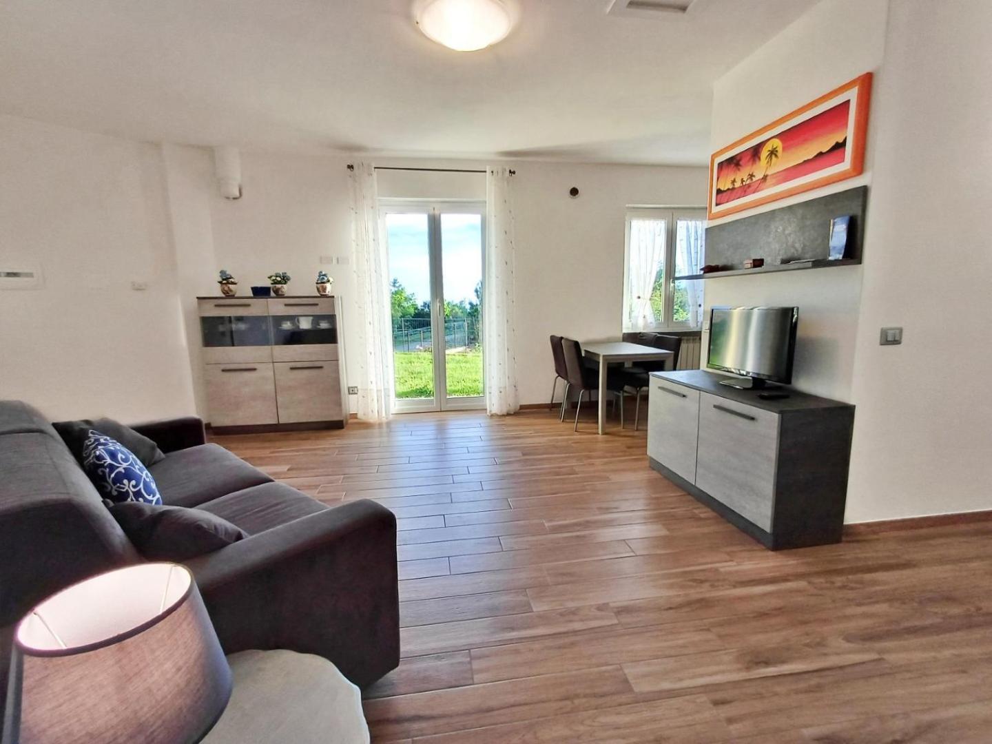 Joivy Villa Guanna - Charming Flat With Garden Bracco ภายนอก รูปภาพ