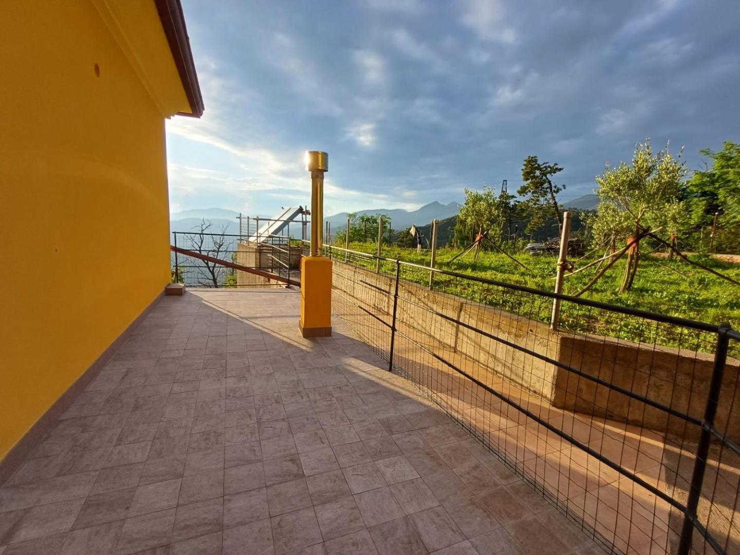 Joivy Villa Guanna - Charming Flat With Garden Bracco ภายนอก รูปภาพ