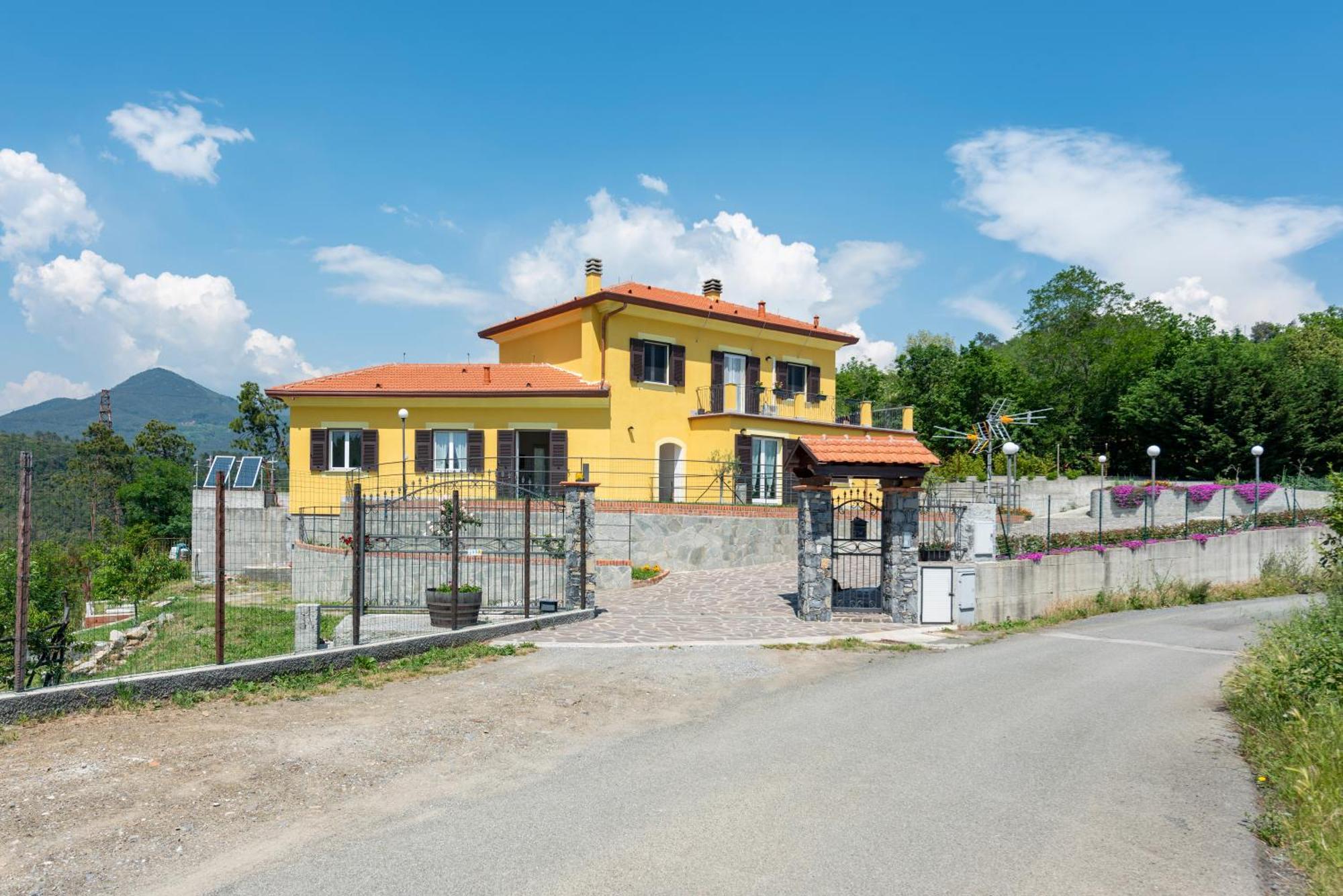 Joivy Villa Guanna - Charming Flat With Garden Bracco ภายนอก รูปภาพ
