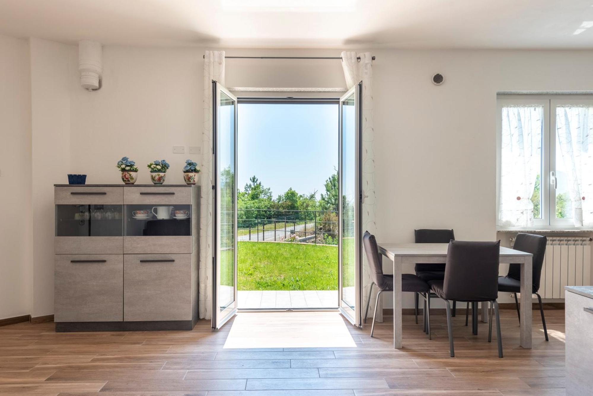 Joivy Villa Guanna - Charming Flat With Garden Bracco ภายนอก รูปภาพ